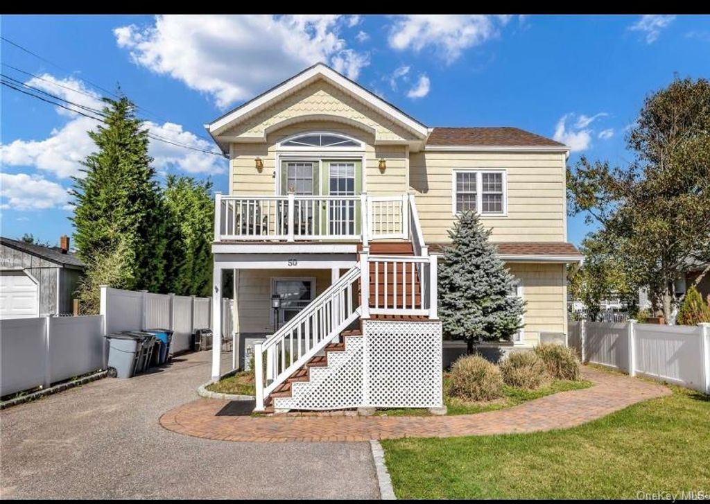 50 E Beach Promenade, Lindenhurst, NY 11757
