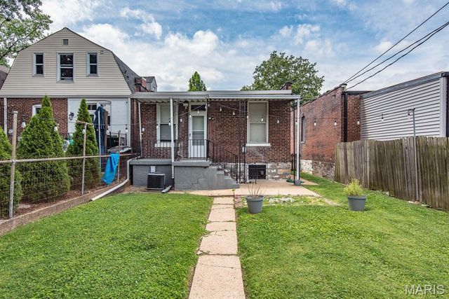 3957 Humphrey Street, St Louis, MO 63116