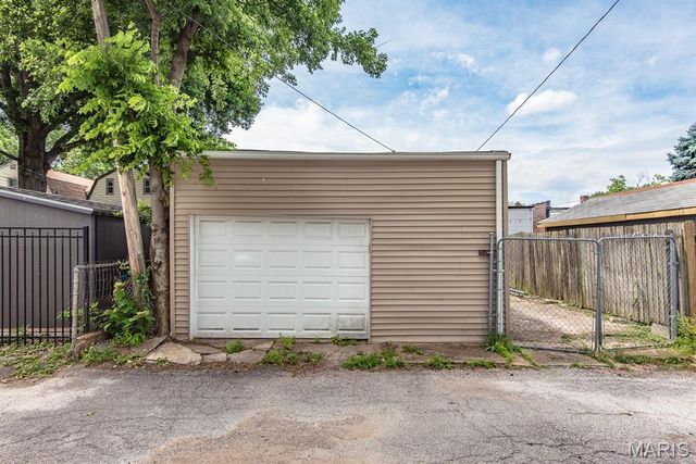 3957 Humphrey Street, St Louis, MO 63116