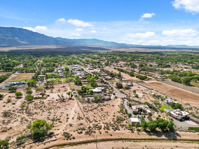 118 Stella Lane, Corrales, NM 87048