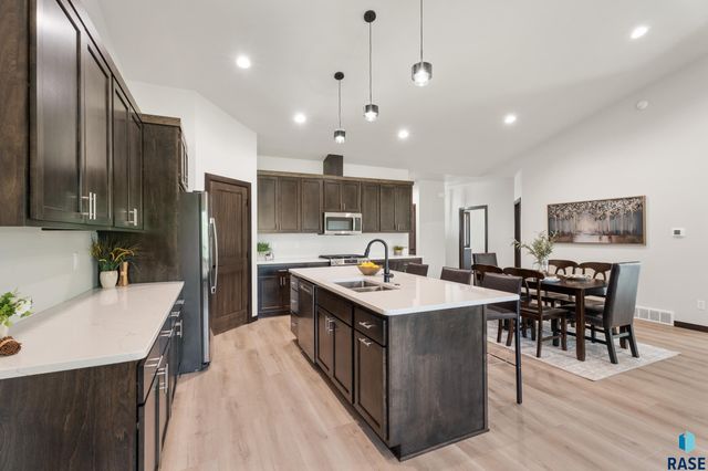 1115 S Foss Ave Avenue, Sioux Falls, SD 57110