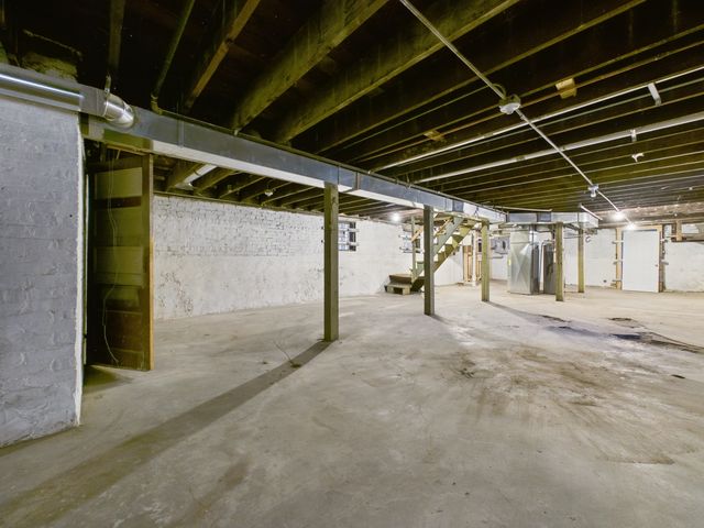 8607 S King Drive, Chicago, IL 60619