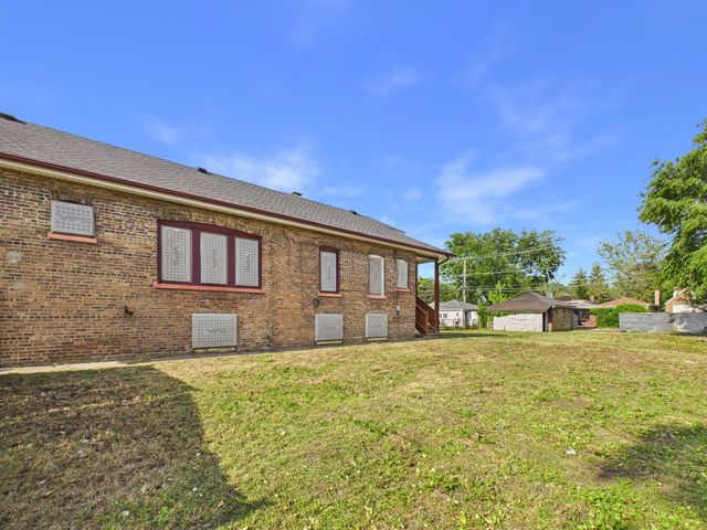 8607 S King Drive, Chicago, IL 60619