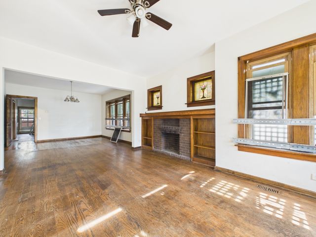 8607 S King Drive, Chicago, IL 60619