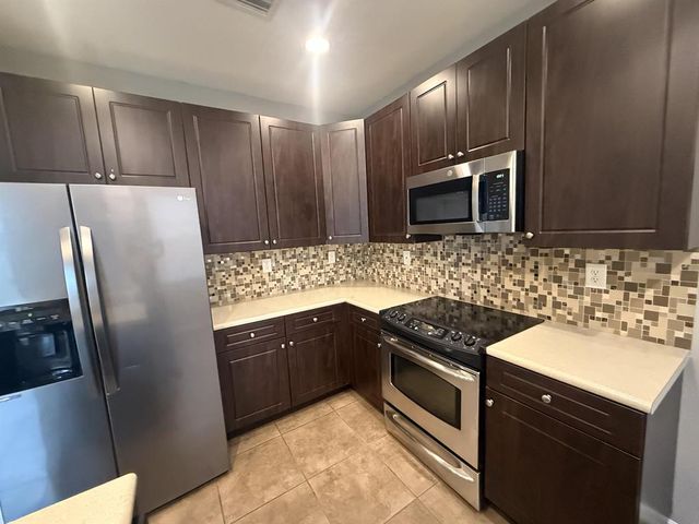 2851 W Prospect Road 502, Fort Lauderdale, FL 33309