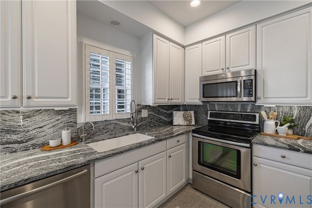 12401 Morgans Glen Cir, Glen Allen, VA 23059