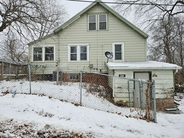 1319 E 37th Street, Des Moines, IA 50317