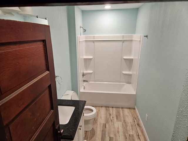 1319 E 37th Street, Des Moines, IA 50317