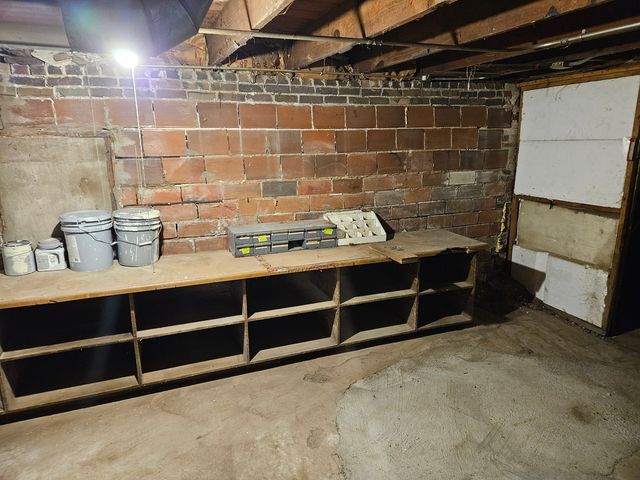 1319 E 37th Street, Des Moines, IA 50317