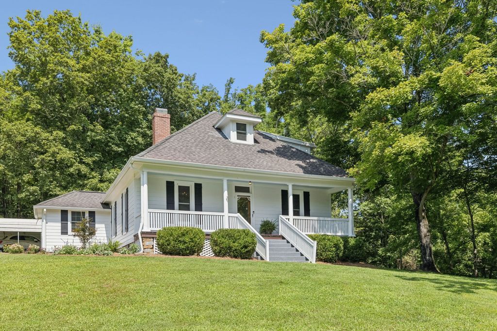 6653 Pinkston Rd, College Grove, TN 37046