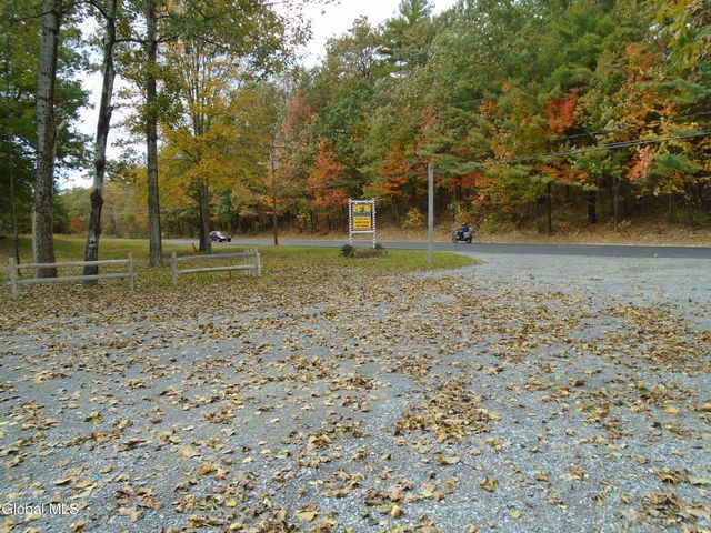 588 Lake Avenue, Saratoga Springs, NY 12866