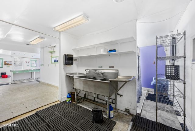 588 Lake Avenue, Saratoga Springs, NY 12866