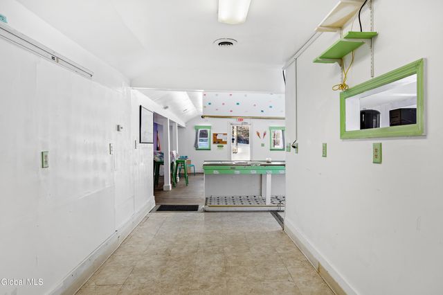 588 Lake Avenue, Saratoga Springs, NY 12866