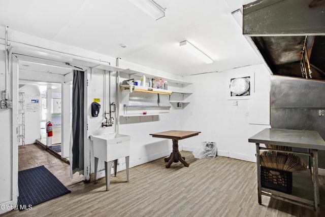 588 Lake Avenue, Saratoga Springs, NY 12866