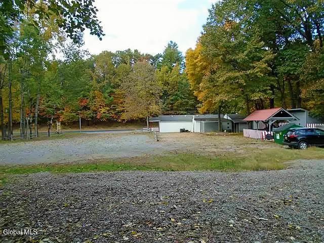 588 Lake Avenue, Saratoga Springs, NY 12866