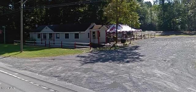 588 Lake Avenue, Saratoga Springs, NY 12866