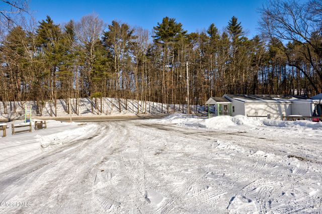 588 Lake Avenue, Saratoga Springs, NY 12866