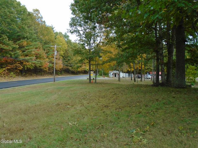 588 Lake Avenue, Saratoga Springs, NY 12866