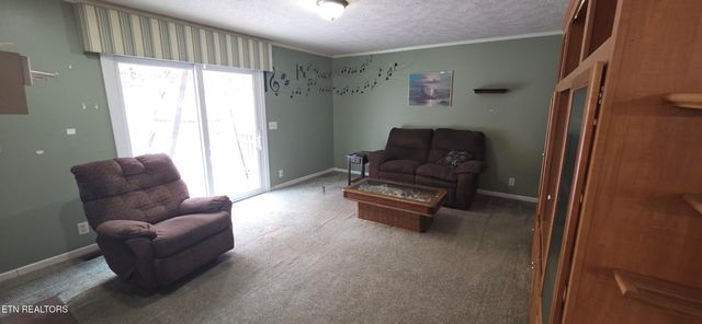 236 Loggers Lane, Clinton, TN 37716