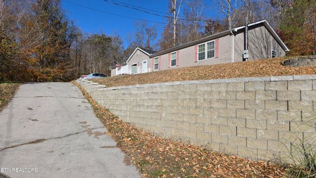 236 Loggers Lane, Clinton, TN 37716