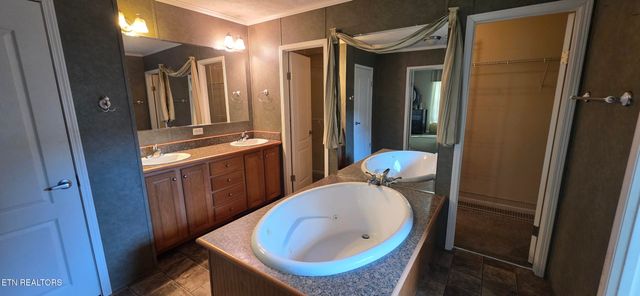 236 Loggers Lane, Clinton, TN 37716