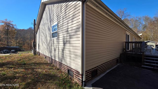 236 Loggers Lane, Clinton, TN 37716