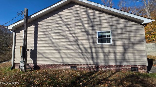 236 Loggers Lane, Clinton, TN 37716