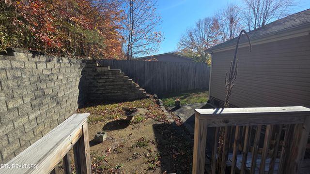 236 Loggers Lane, Clinton, TN 37716