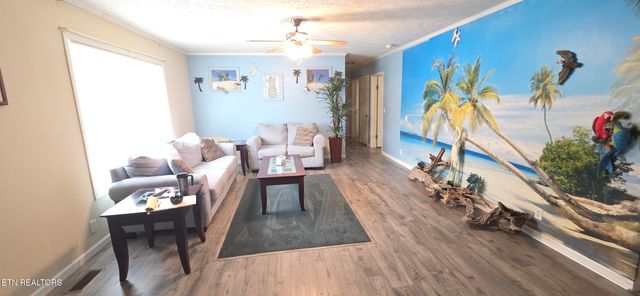 236 Loggers Lane, Clinton, TN 37716