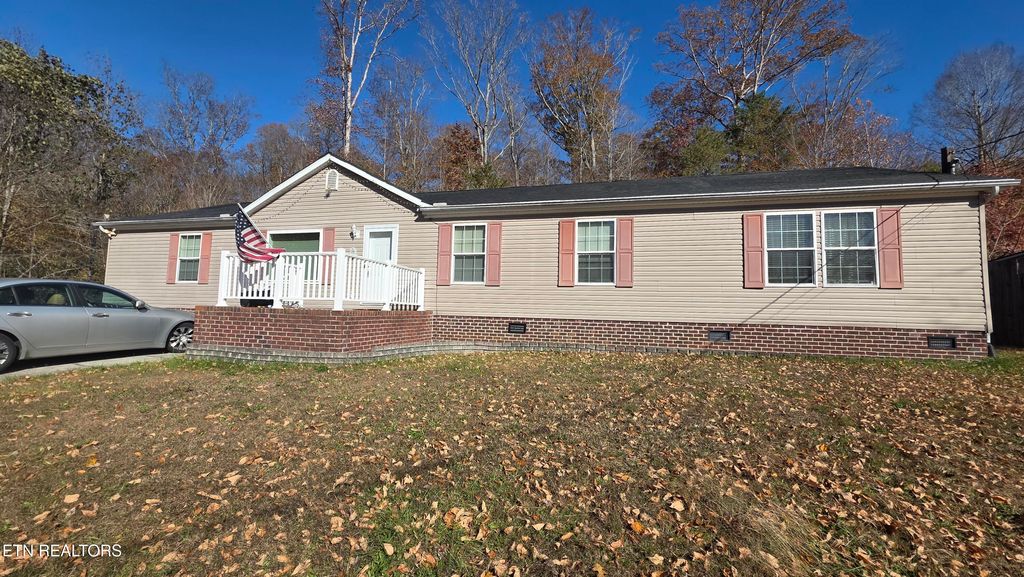 236 Loggers Lane, Clinton, TN 37716