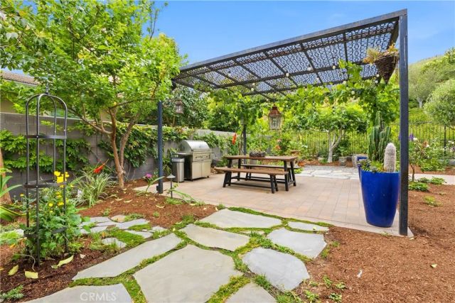 41 Ocaso Street, Rancho Mission Viejo, CA 92694