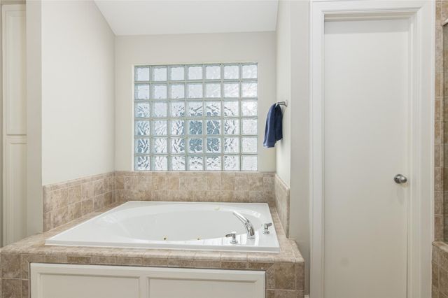 3719 Main Aspen Drive, Houston, TX 77025