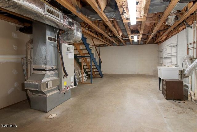 12034 Waterhouse Lane, Meadowview, VA 24361