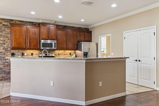 1627 Victoria Gardens Drive, Deland, FL 32724