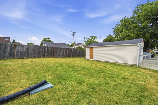 4022 N 49th STREET, Milwaukee, WI 53216
