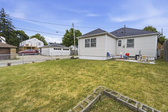 4022 N 49th STREET, Milwaukee, WI 53216