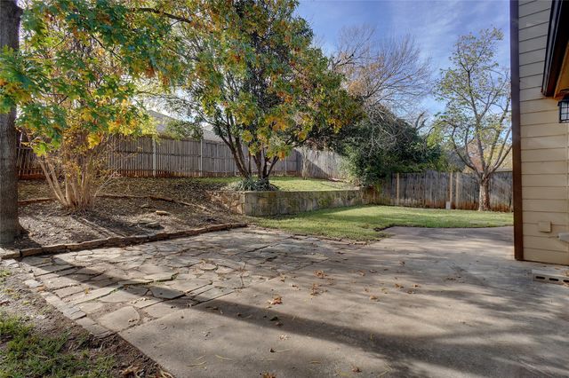 110 Wildbriar Street, Euless, TX 76039