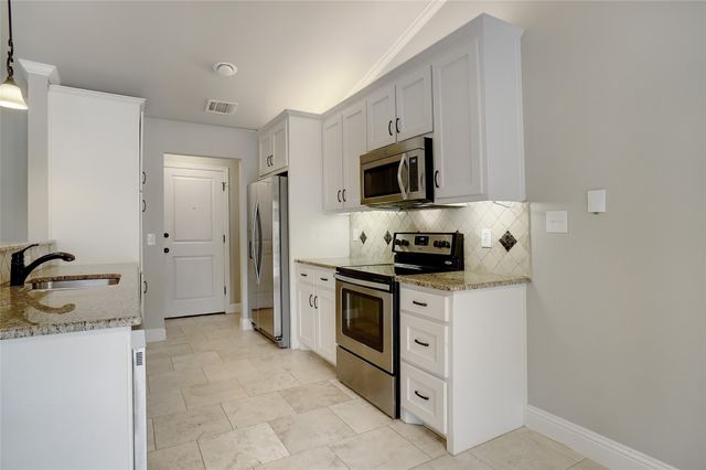 110 Wildbriar Street, Euless, TX 76039