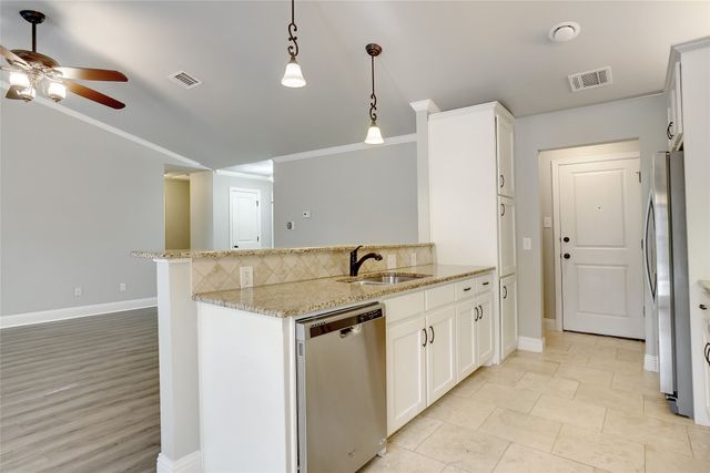 110 Wildbriar Street, Euless, TX 76039