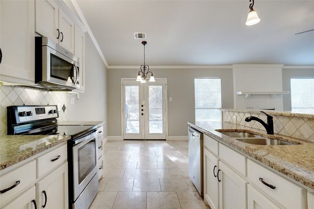 110 Wildbriar Street, Euless, TX 76039