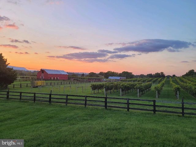 107 HIGHFIELD LN, Front Royal, VA 22630