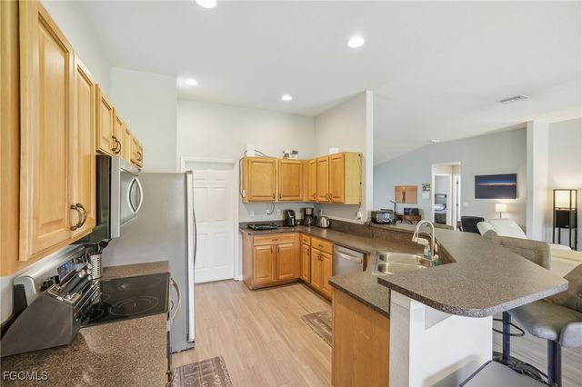 940 Belmont ST E, Lehigh Acres, FL 33974