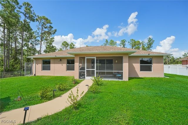 940 Belmont ST E, Lehigh Acres, FL 33974