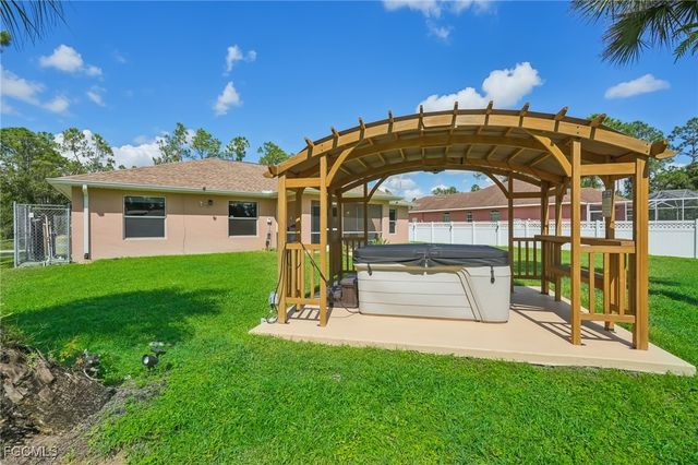 940 Belmont ST E, Lehigh Acres, FL 33974