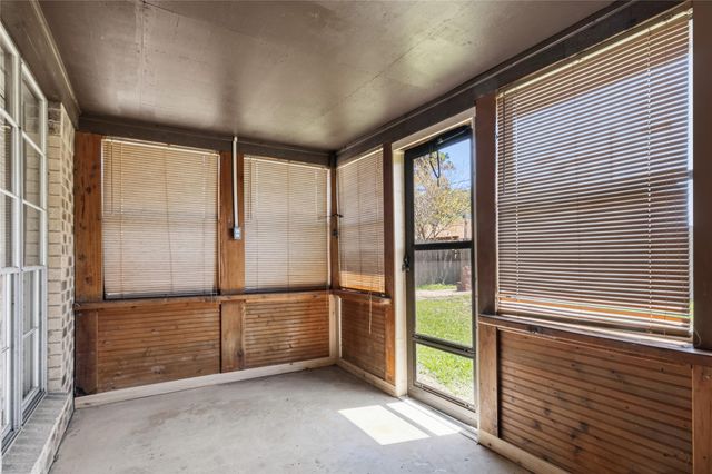 1106 N Kaufman Drive, Deer Park, TX 77536