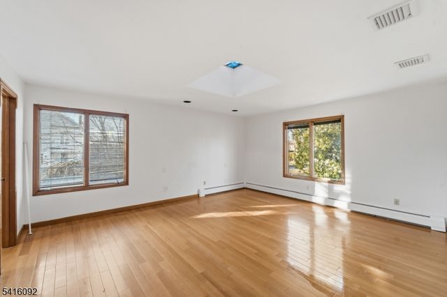 325 High St, Closter Boro, NJ 07624