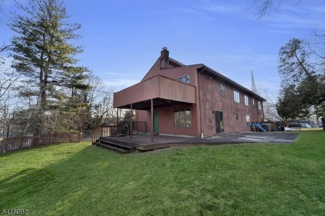 325 High St, Closter Boro, NJ 07624