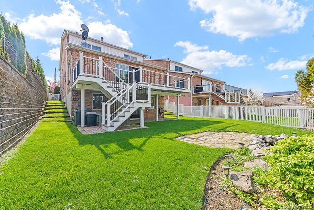 335 Cresthaven Lane, Whitestone, NY 11357