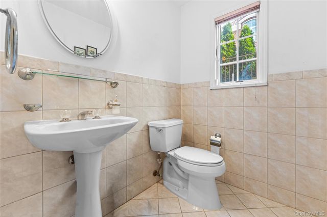 335 Cresthaven Lane, Whitestone, NY 11357