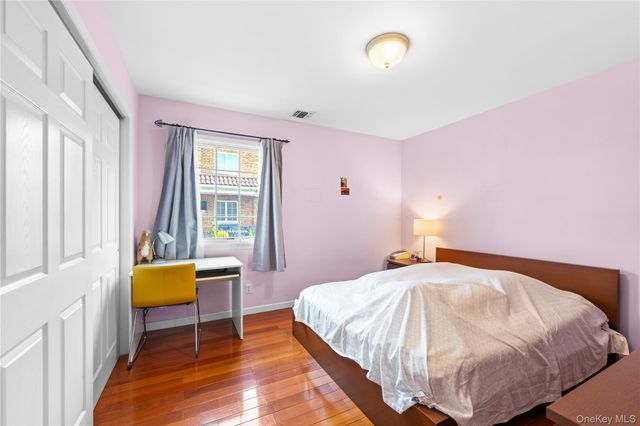 335 Cresthaven Lane, Whitestone, NY 11357